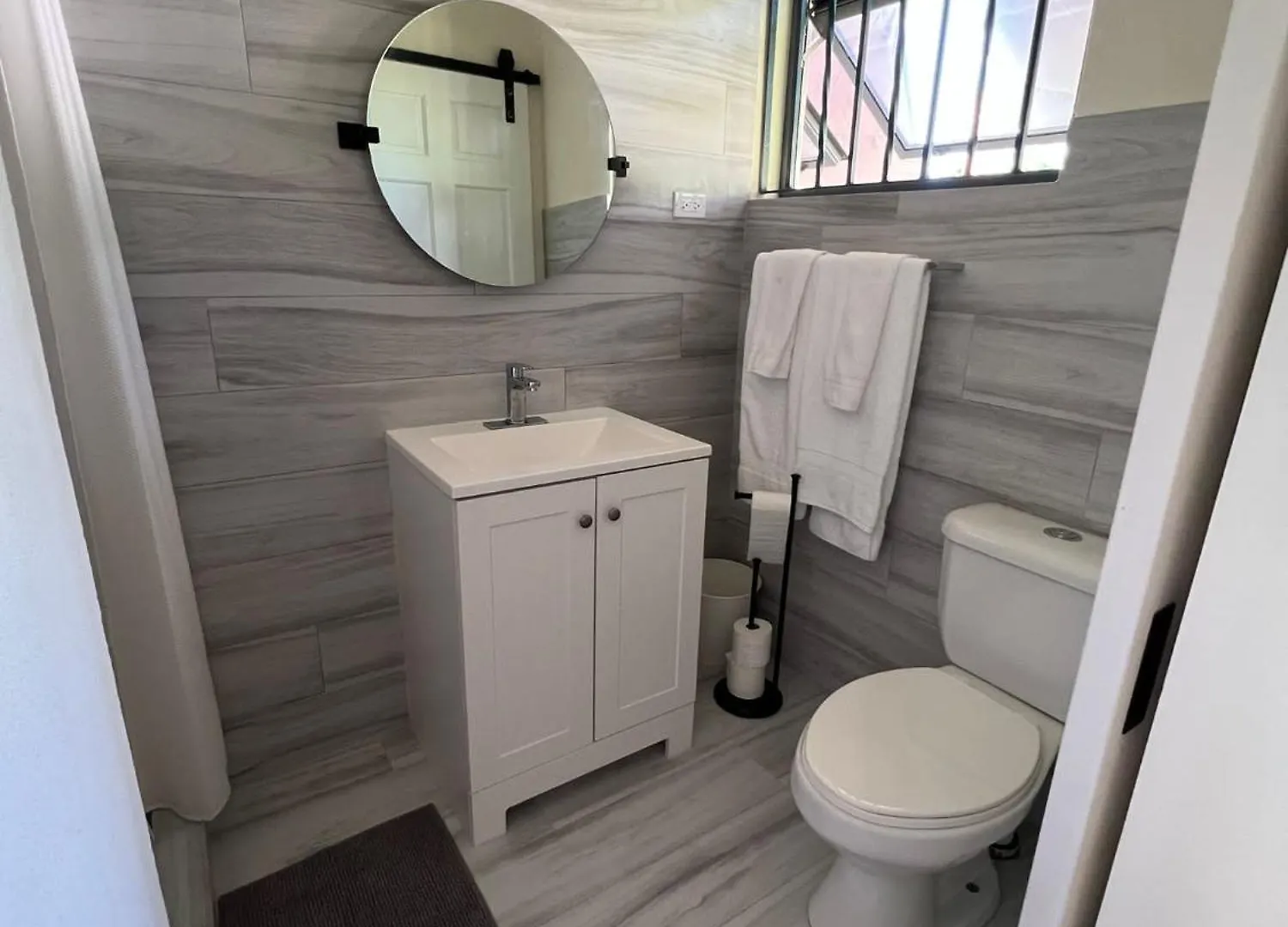 Cocobuoys Petit Luxury Apartment Saint James